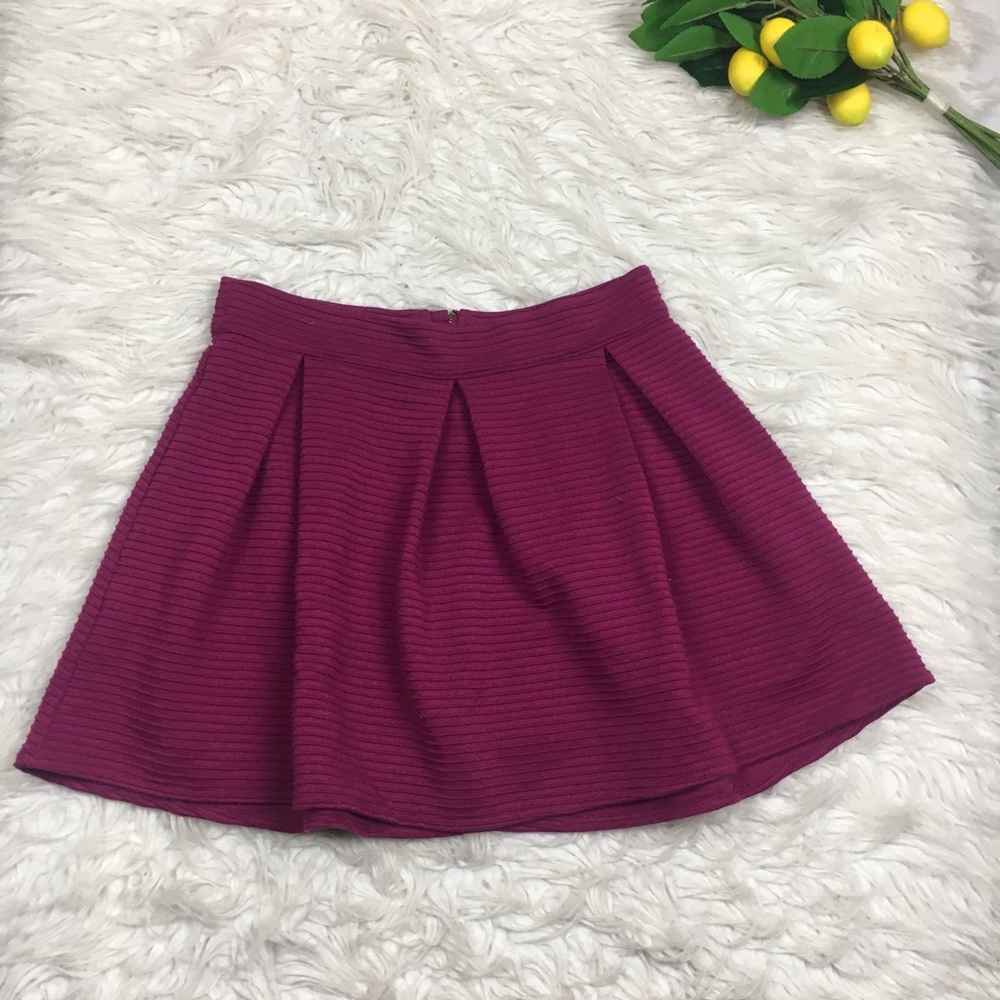 AEROPOSTALE PLEATS SKIRT FUSHIA SIZE MEDIUM